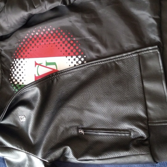 Jacket - Picture 4 of 4